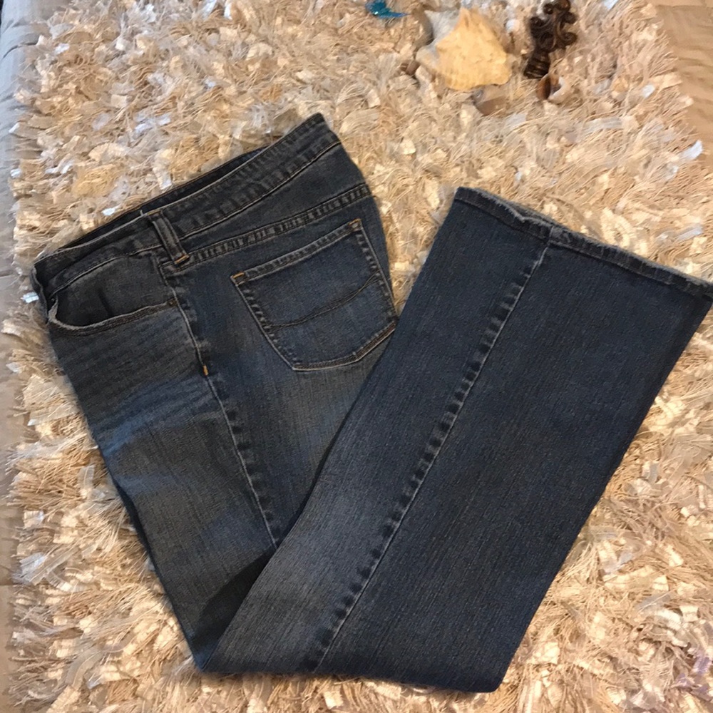 📌Jeans flared low rise